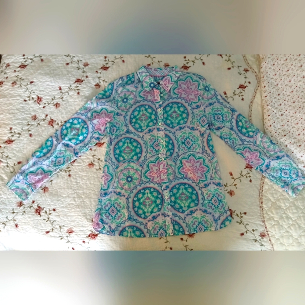 Talbots Colorful, Long Sleeves Floral Button-Up Shirt. Lightweight, NWOT Size S
